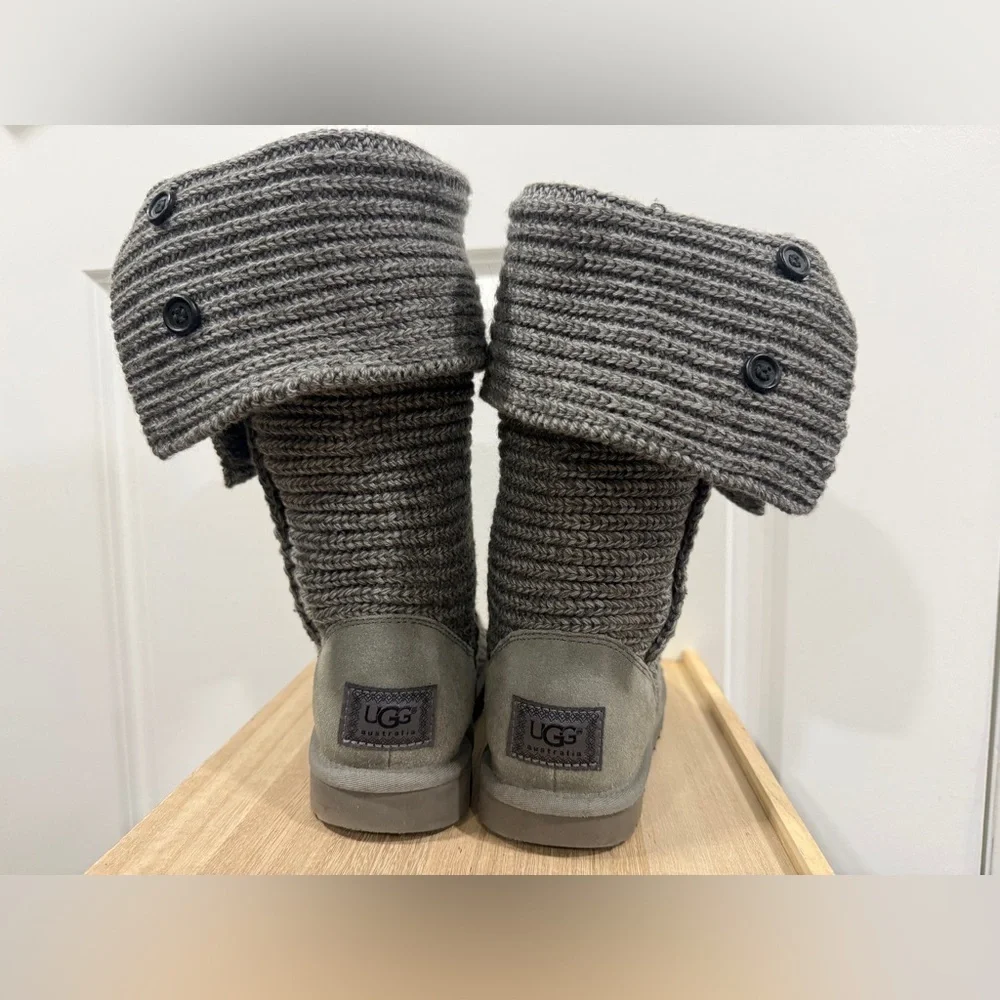 UGG Australia Gray Knit Tall Boots Women’s Size 7 Cozy Winter Shearling